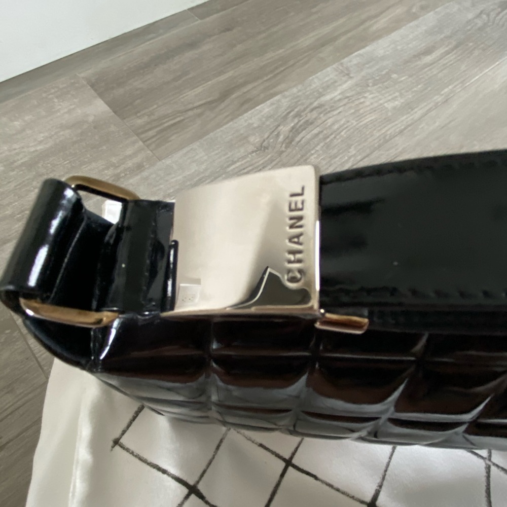 Chanel Chocolate Bar Flap Bag - Picture 4 of 9